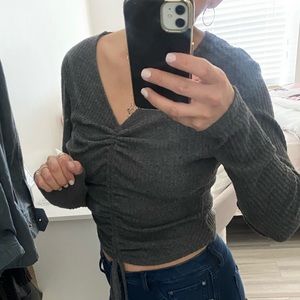Gray crop top shirt